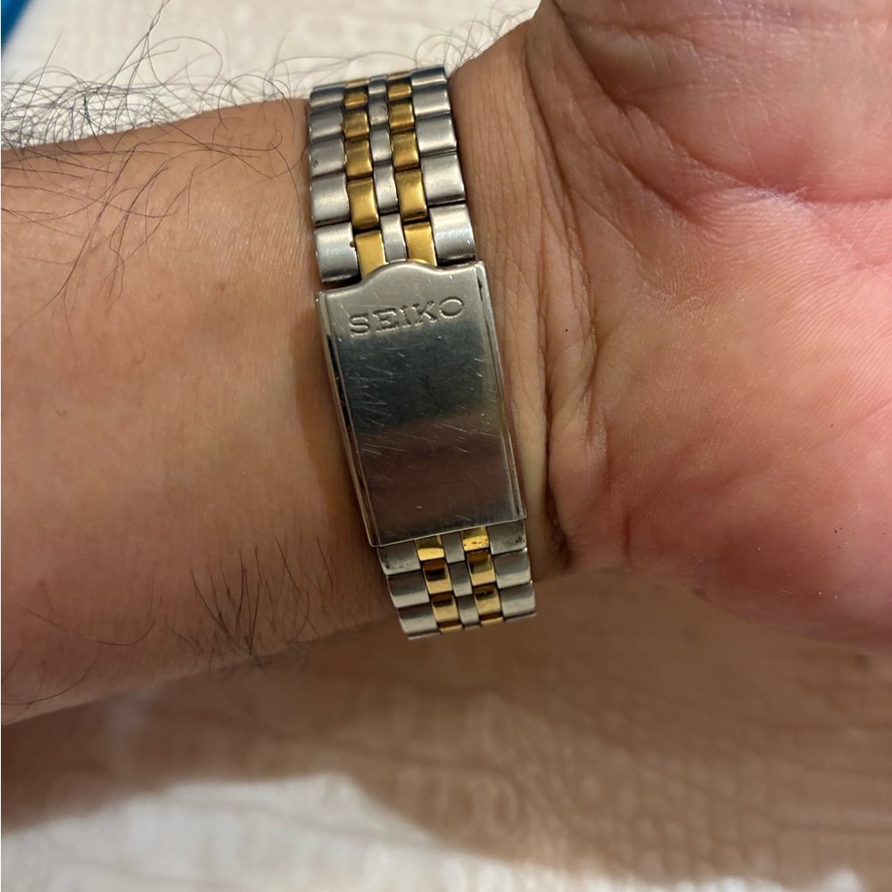 Seiko vintage Gold color  Men's Watch - Picture 5 of 11